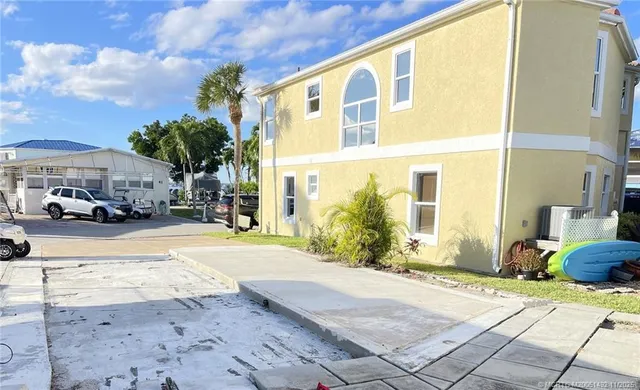 $174,300 | 105 Nettles Boulevard, Jensen Beach, FL 34957