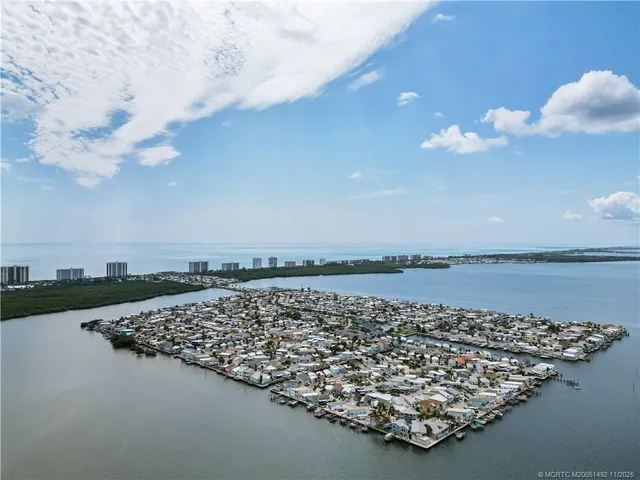 $174,300 | 105 Nettles Boulevard, Jensen Beach, FL 34957