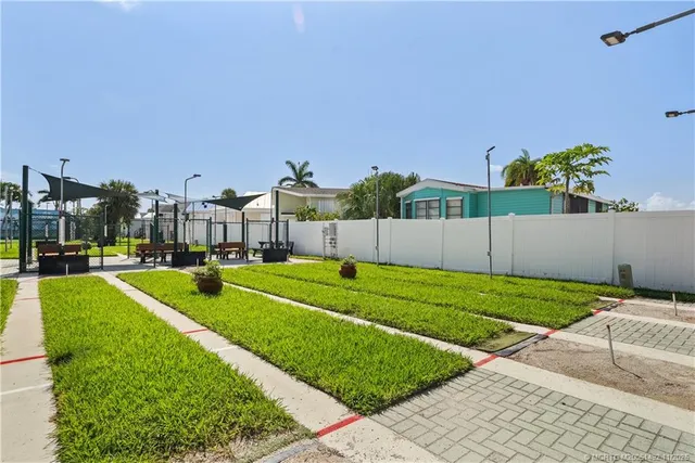 $174,300 | 105 Nettles Boulevard, Jensen Beach, FL 34957