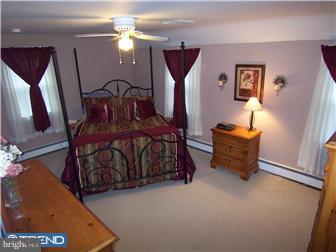 524 Holmes Road Morton, PA 19070 - Photo 8 of 12 Bedroom - Main