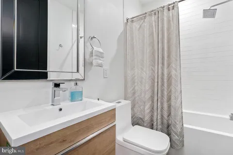 $1,095,000 | 558 Harvard Street Northwest, Unit B, Washington, DC 20059