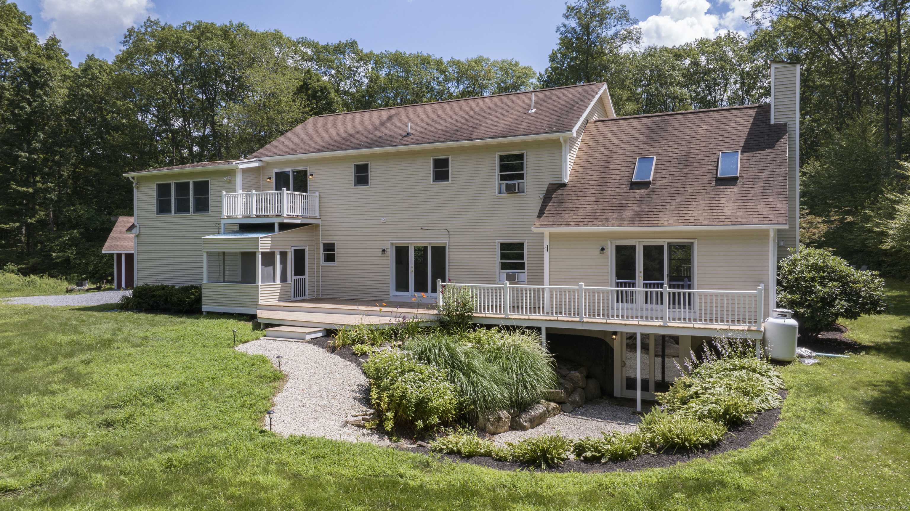 101 Center Road Woodstock, CT 06281 - Photo 6 of 40