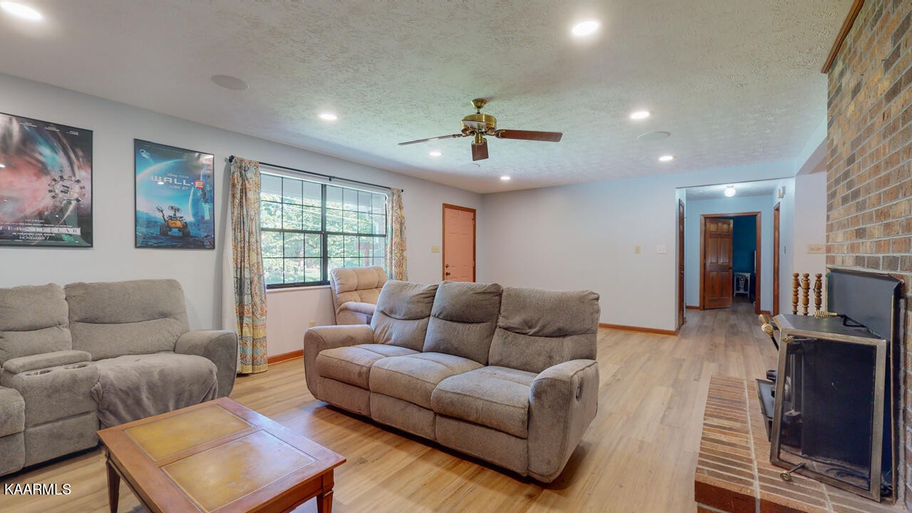 8801 Nubbin Ridge Road Knoxville, TN 37923 - Photo 4 of 30 Gallery Image 4
