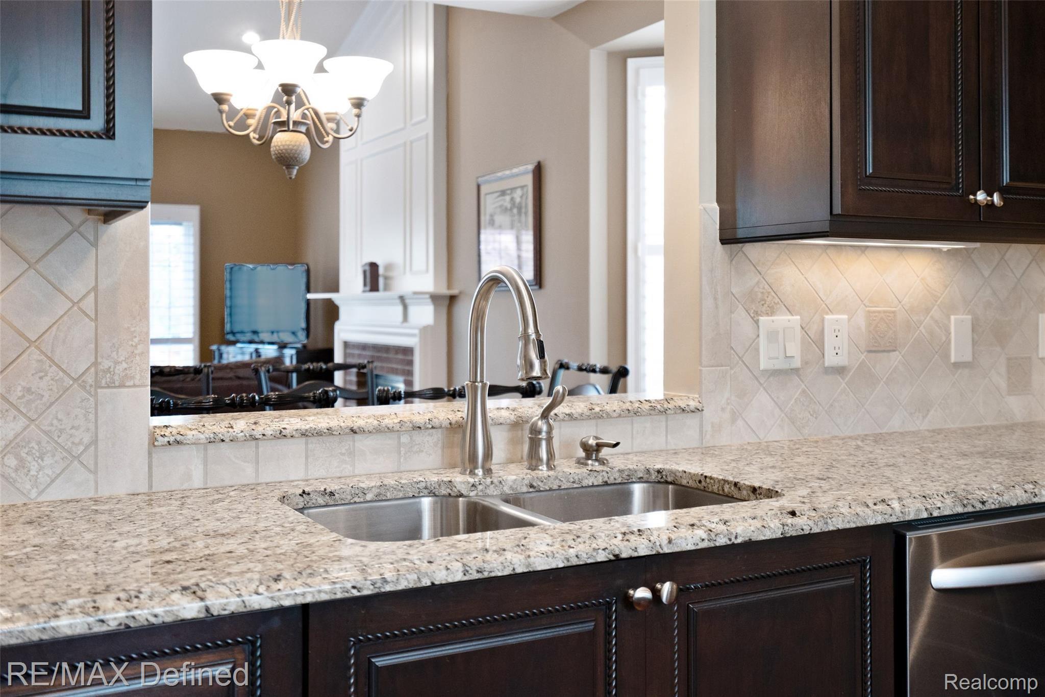 1606 Boulder Court Rochester, MI 48306 - Photo 13 of 43 1606-Boulder-Ct-15.jpg