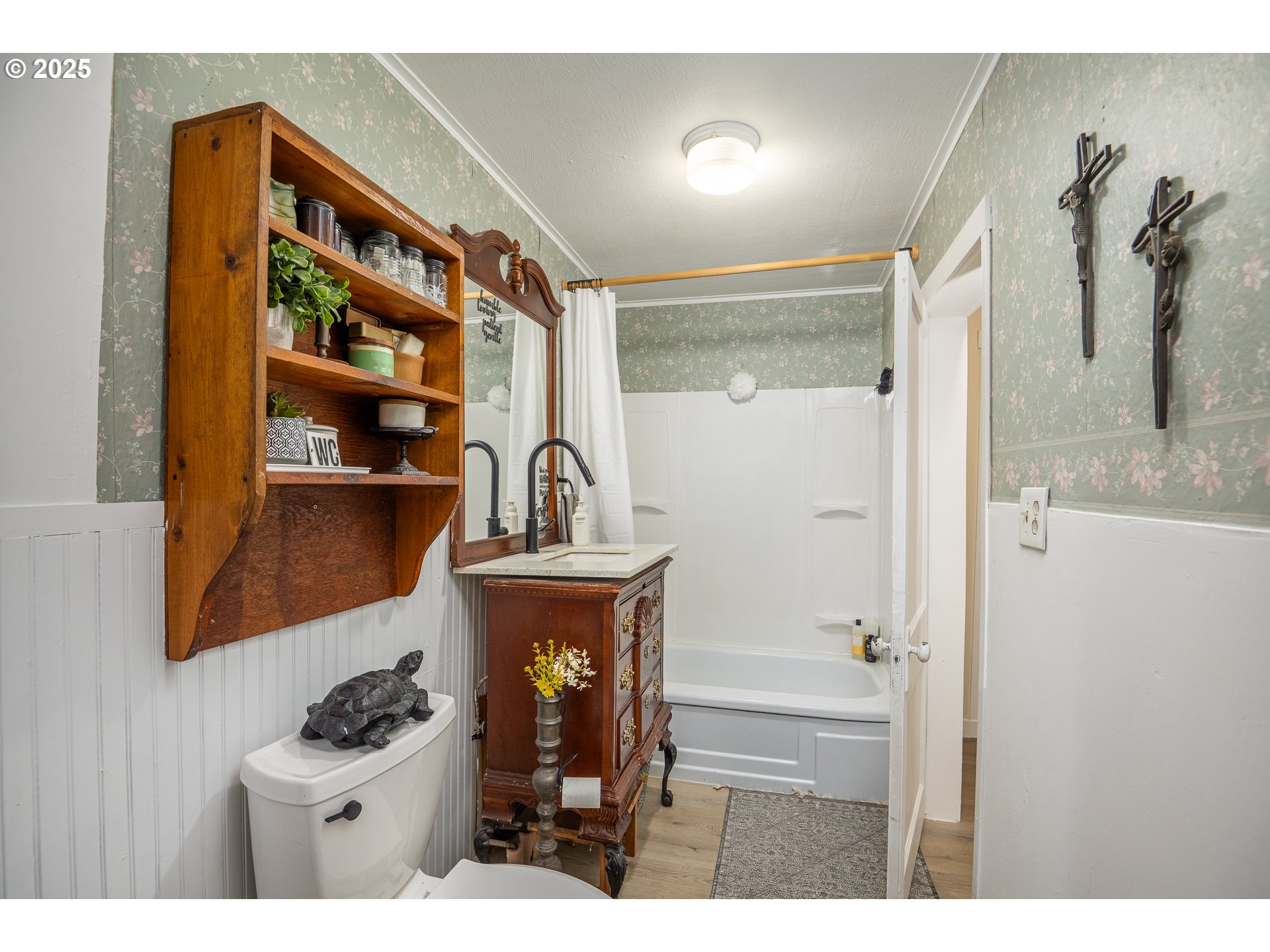 29 Neal Loop Toledo, OR 97391 - Photo 19 of 45 a bathroom with a sink and a mirror