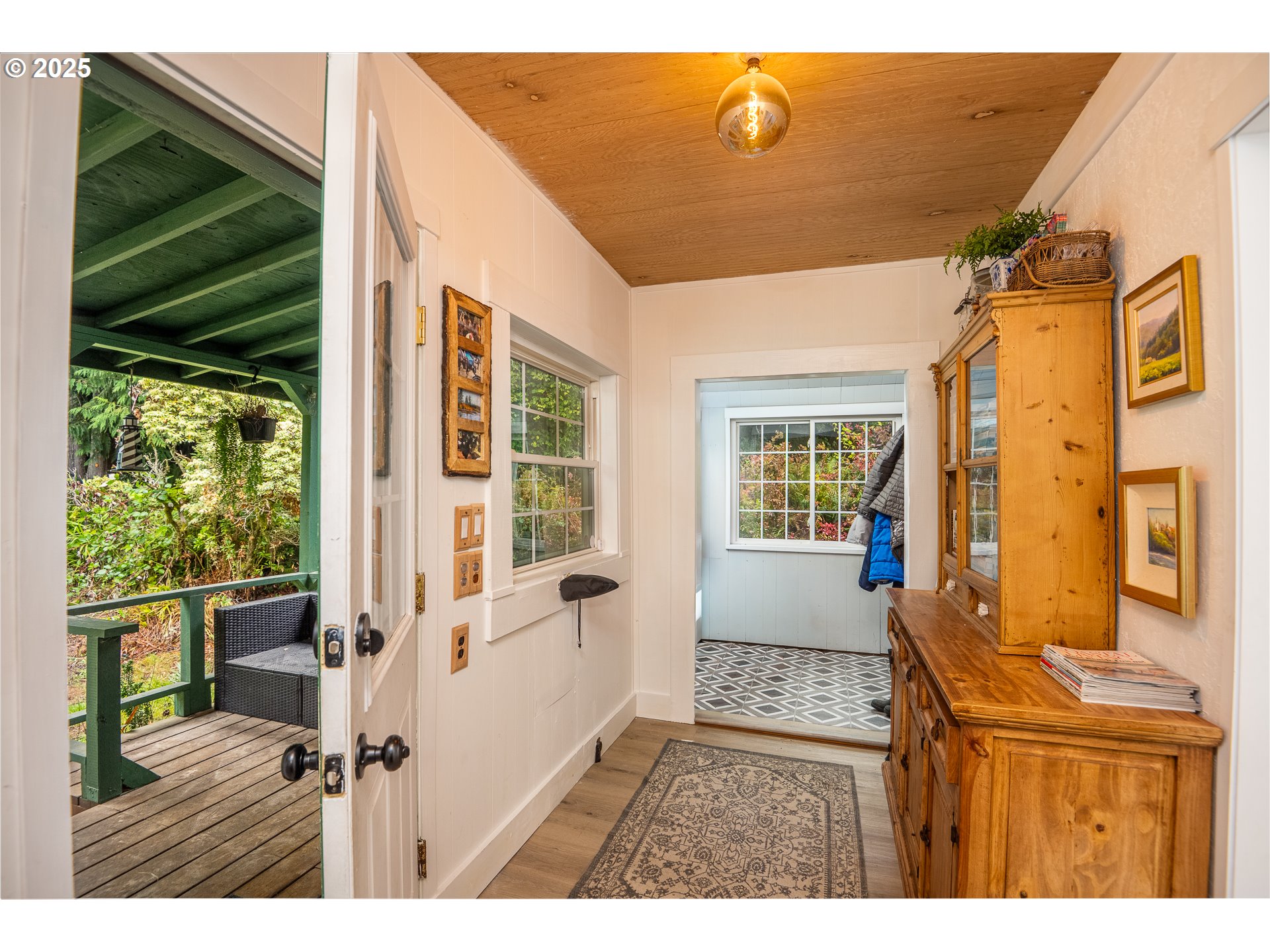 29 Neal Loop Toledo, OR 97391 - Photo 5 of 45 a balcony view with a outdoor space
