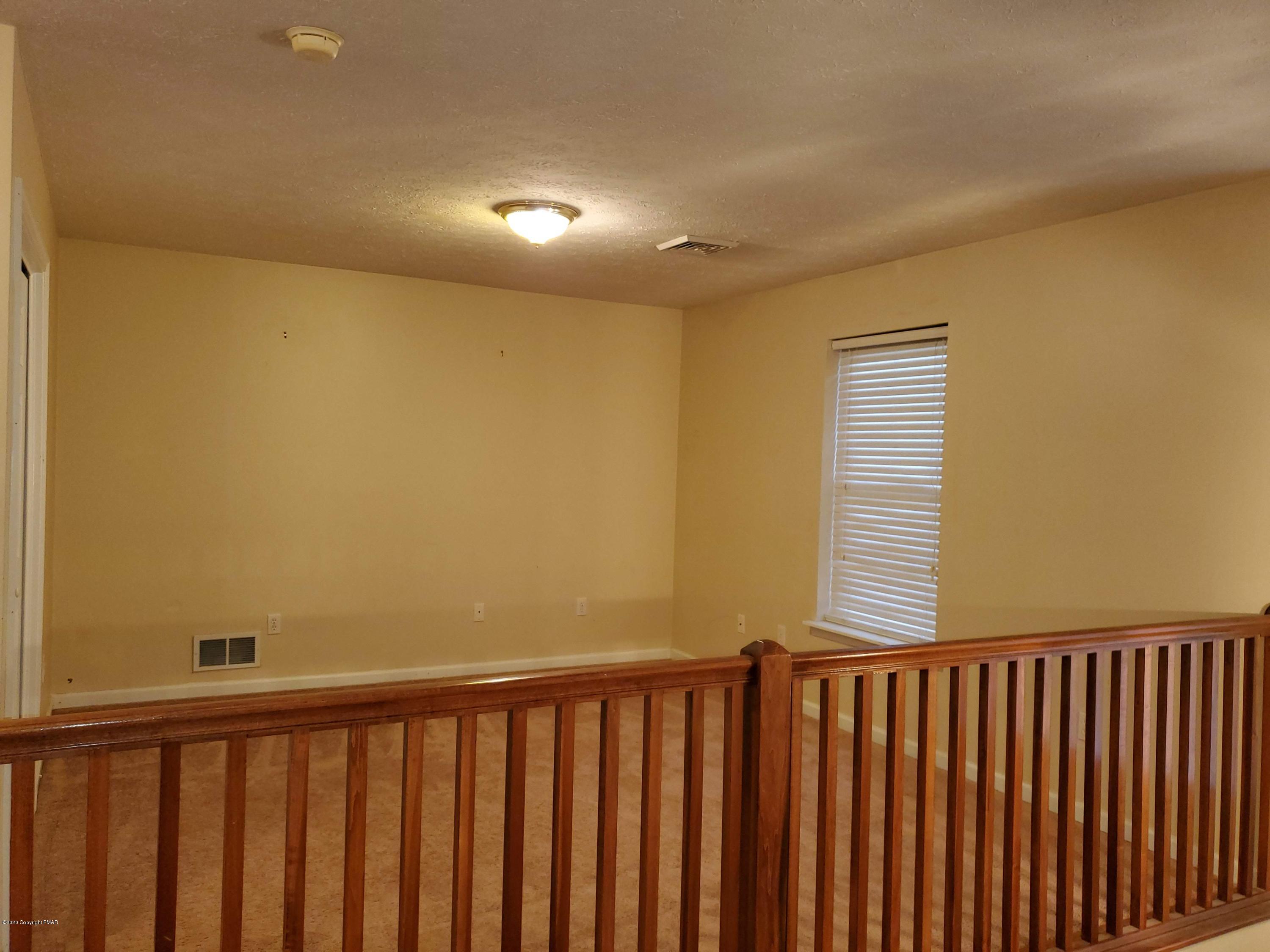 2147 Titania Road Tobyhanna, PA 18466 - Photo 17 of 32 Huge Loft