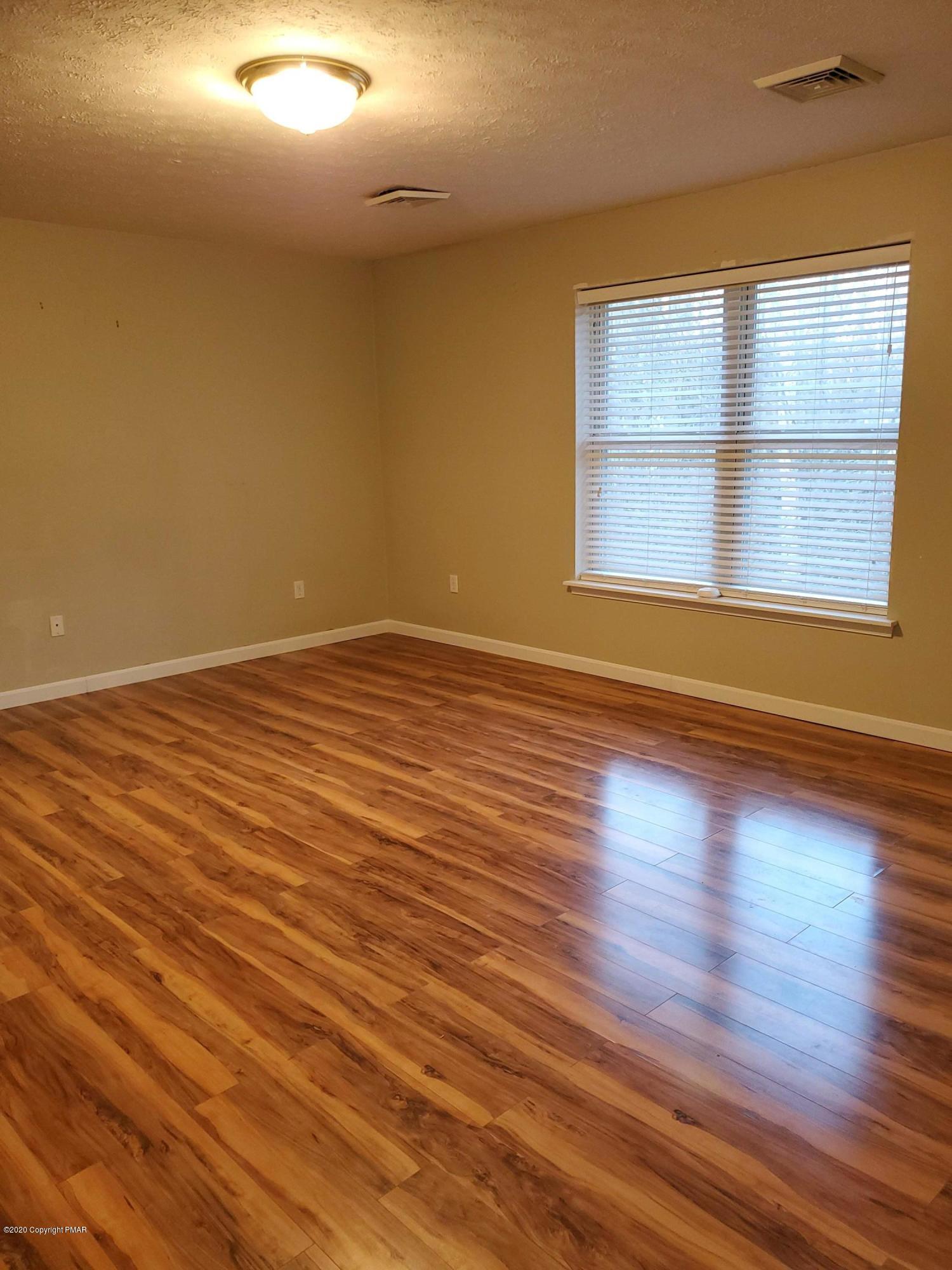 2147 Titania Road Tobyhanna, PA 18466 - Photo 22 of 32 Master Suite