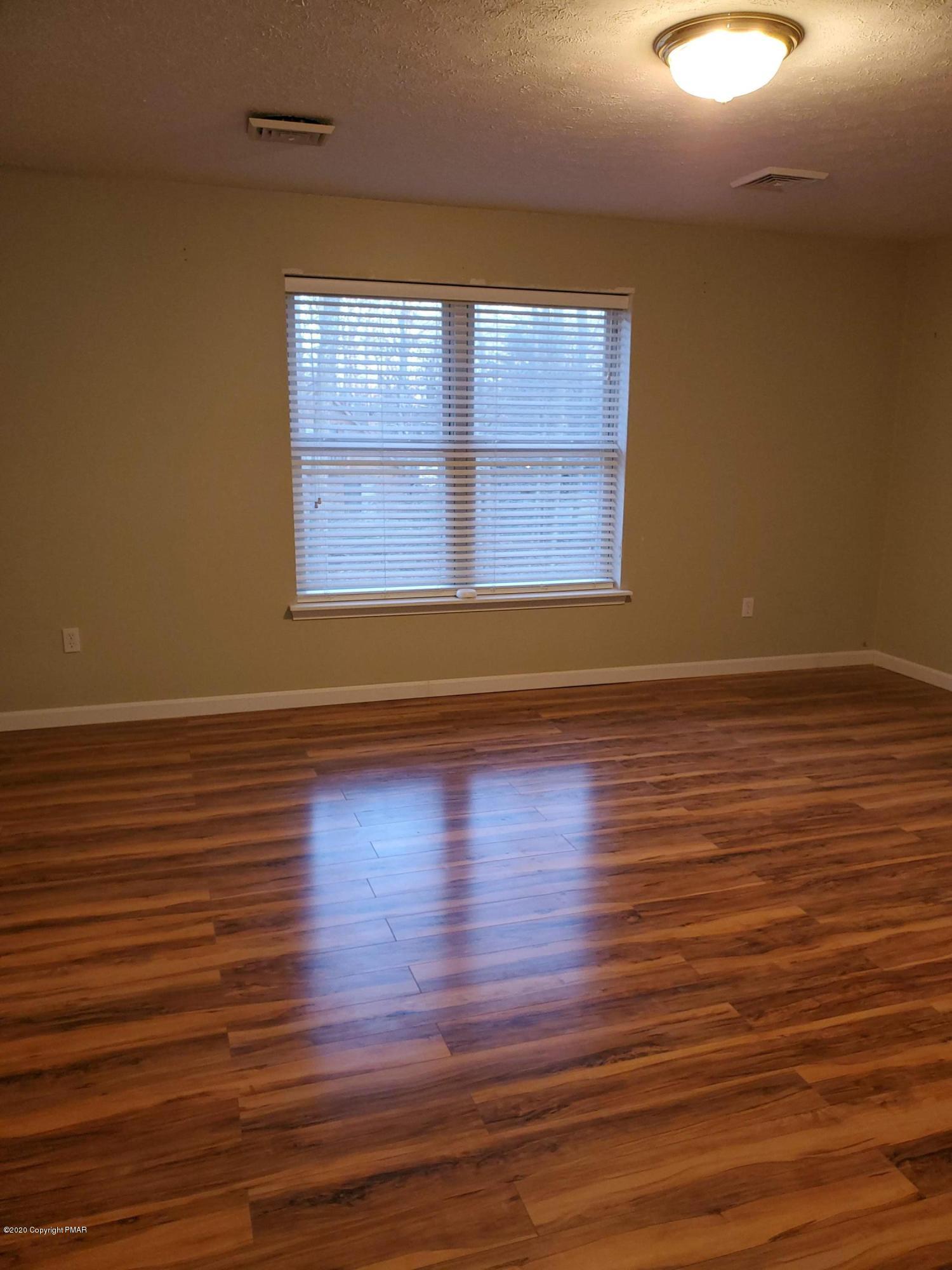 2147 Titania Road Tobyhanna, PA 18466 - Photo 23 of 32 Master Suite