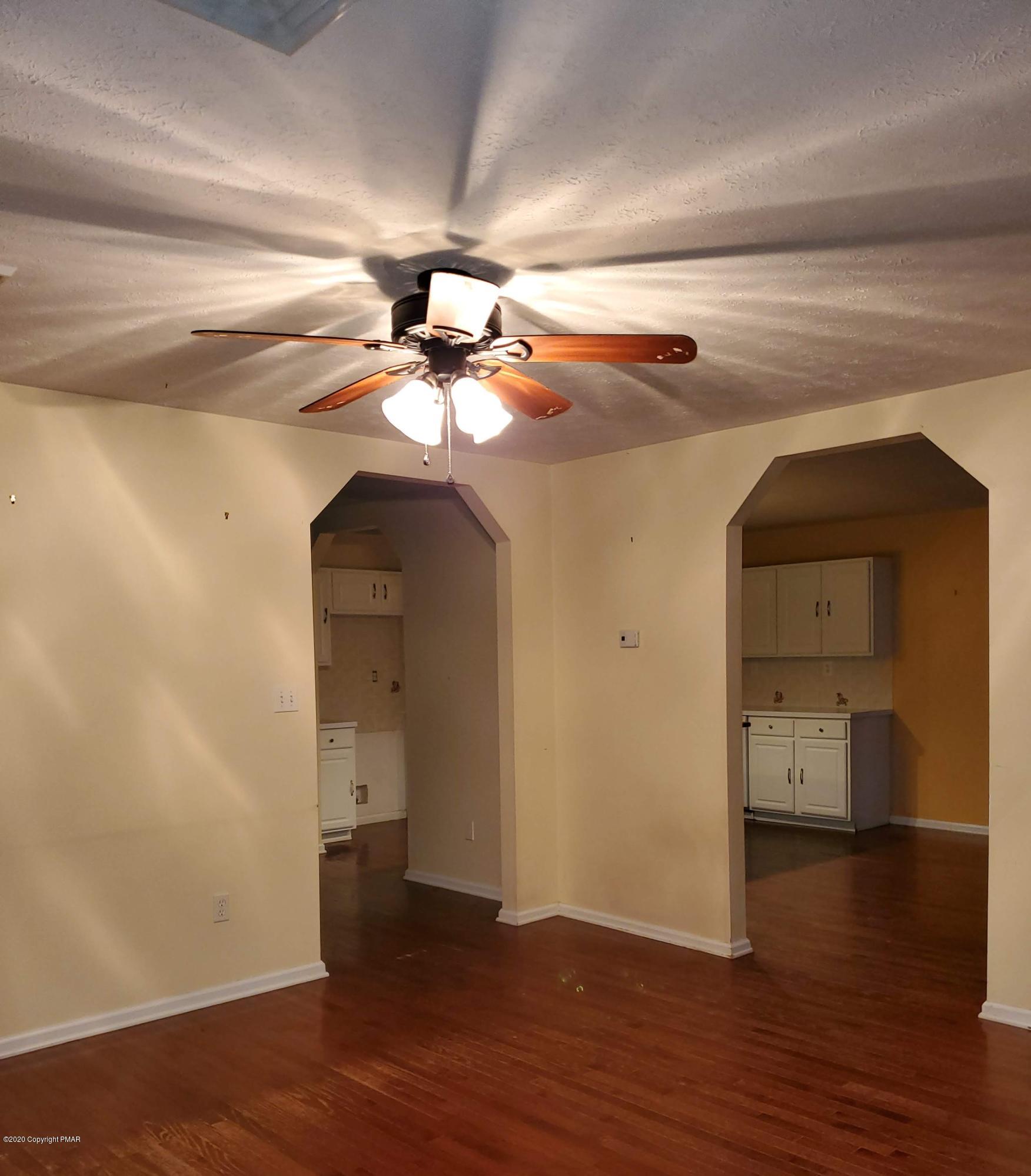 2147 Titania Road Tobyhanna, PA 18466 - Photo 5 of 32 Welcome in