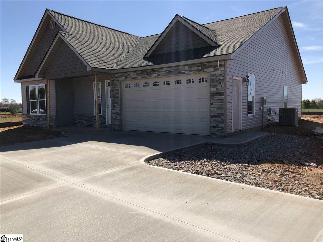 1386 Satterfield Road Greer, SC 29651 - Photo 3 of 12 Gallery Image 3