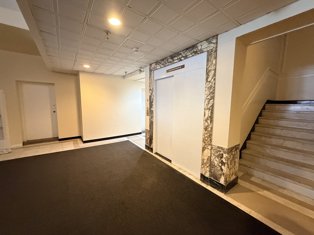 464 Commonwealth Avenue, Unit 72 Boston, MA 02215 - Photo 12 of 18 a view of an empty room