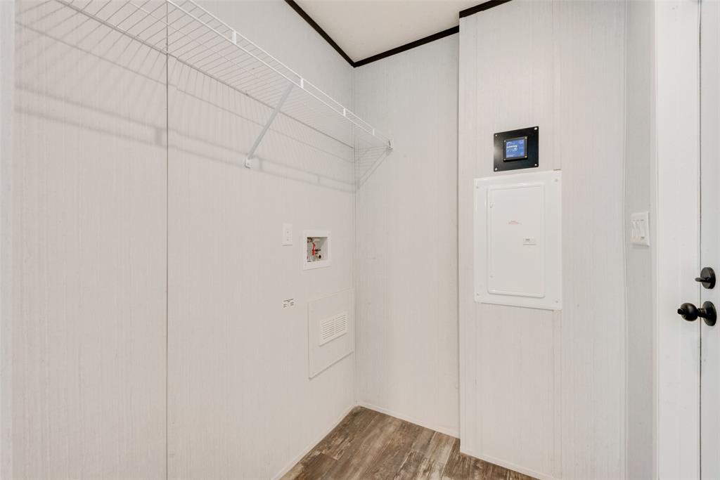 60 Tecumseh Road Valley View, TX 76272 - Photo 15 of 17 a view of bathroom