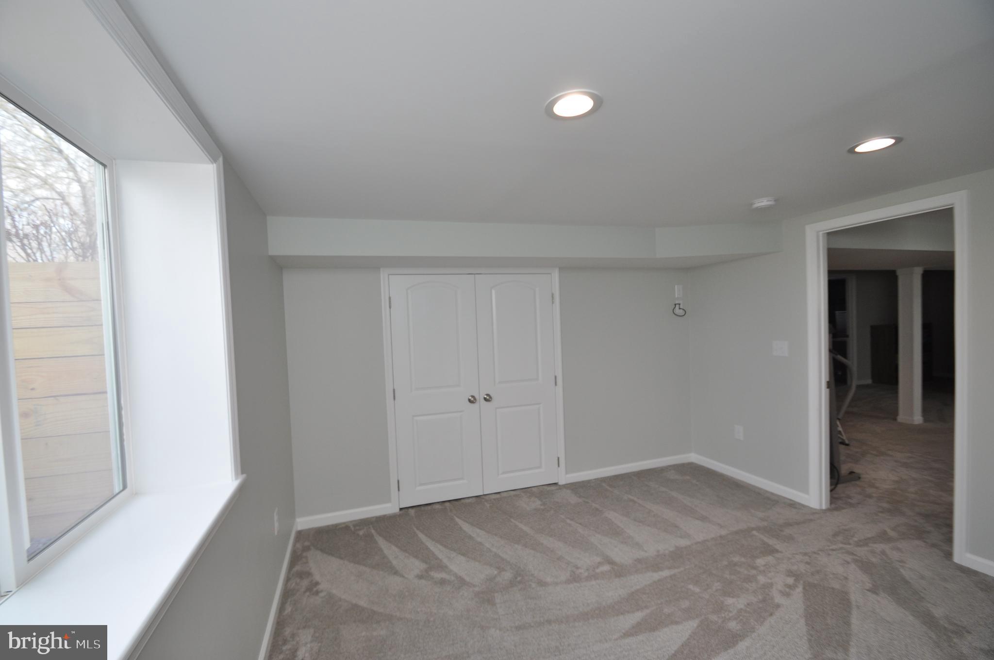 690 Georgetown Road Littlestown, PA 17340 - Photo 18 of 32 Shows like a model top to bottom.