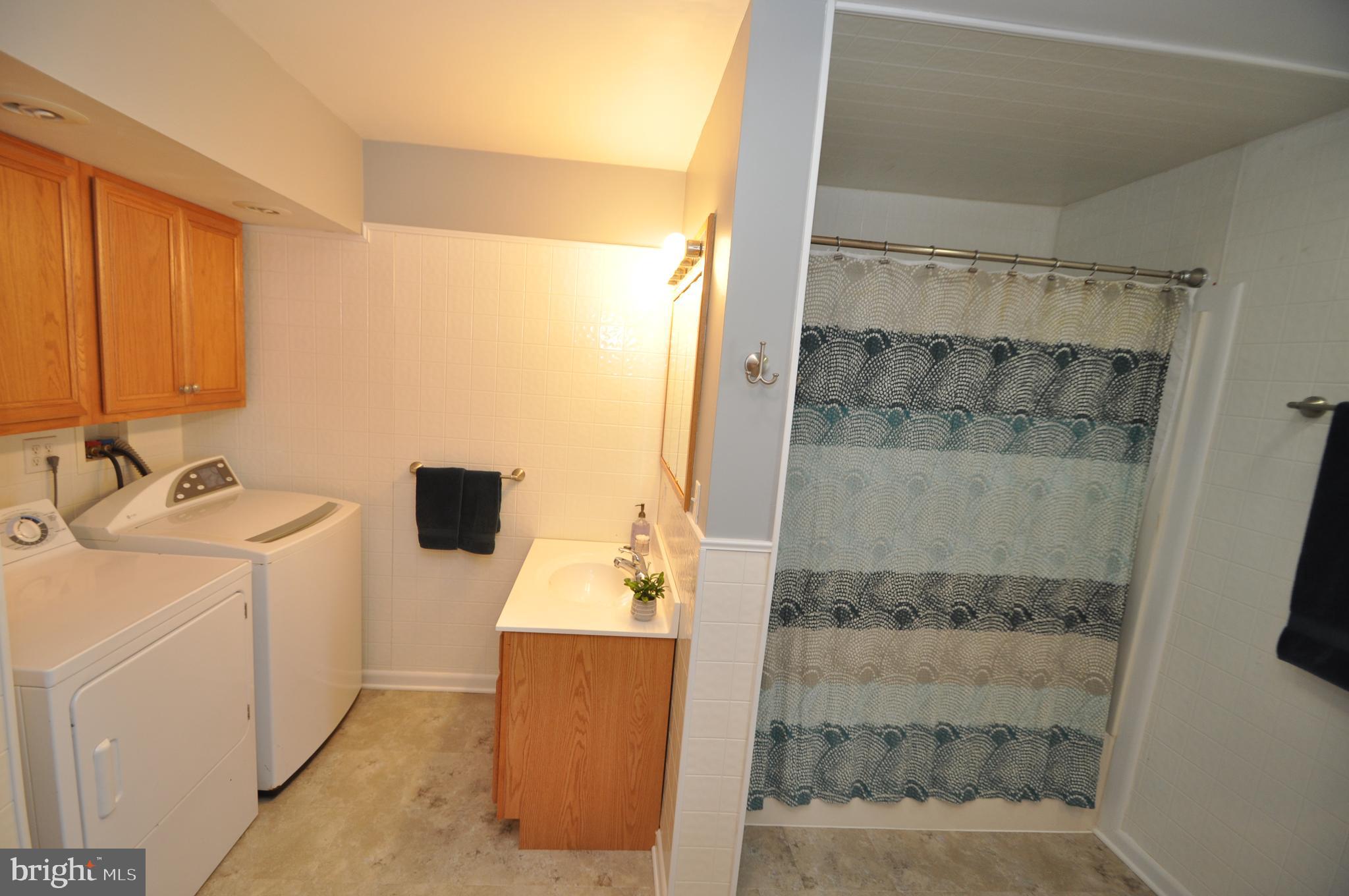 690 Georgetown Road Littlestown, PA 17340 - Photo 10 of 32 Main level hall bath with laundry