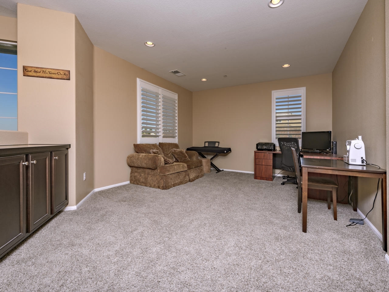 1128 Ocean Ridge Court Oceanside, CA 92056 - Photo 8 of 25 Gallery Image 8
