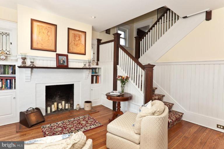 6 St Johns Road Baltimore, MD 21210 - Photo 12 of 21 Living Room #2
