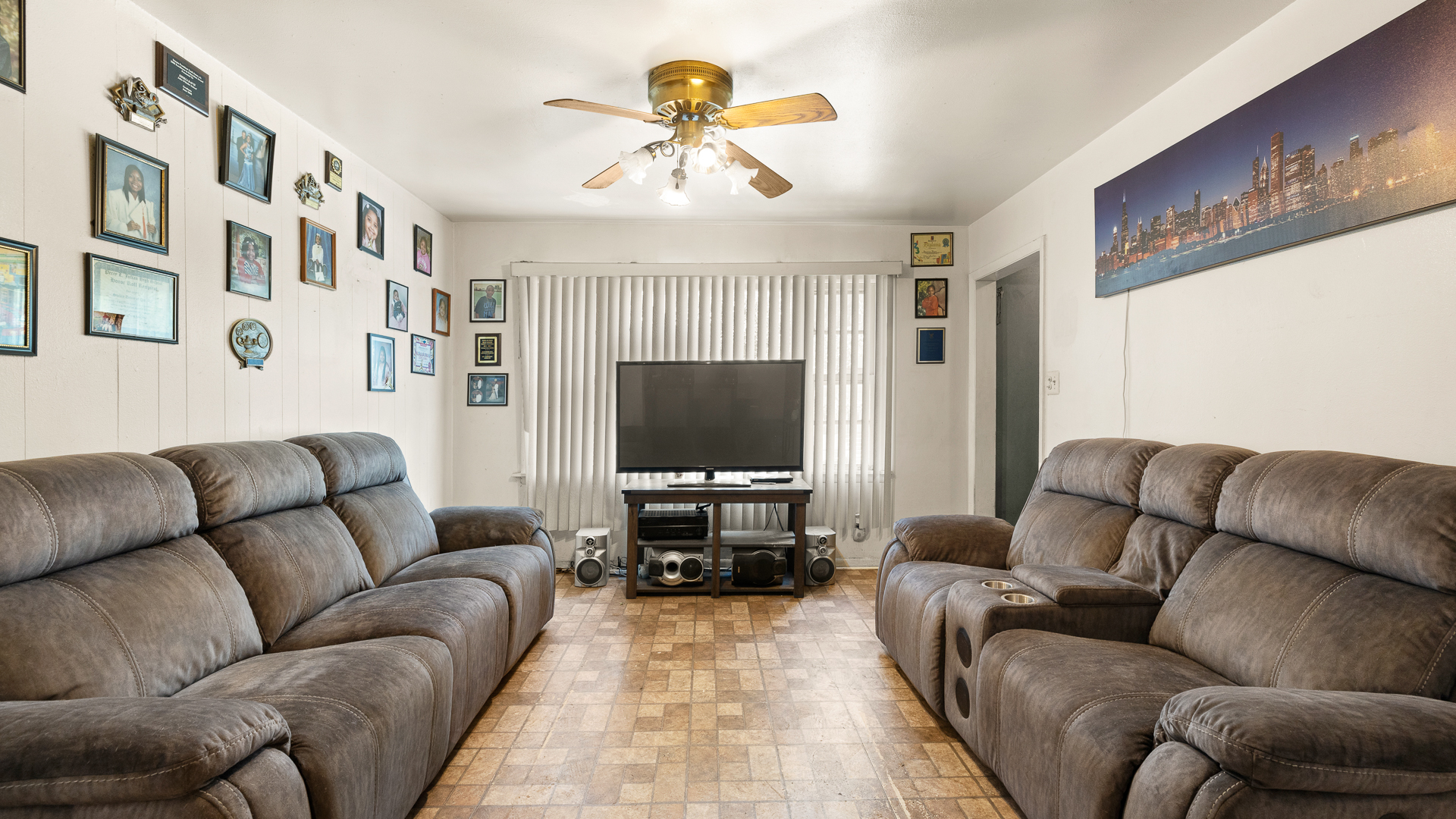 352 West 118th Street Chicago, IL 60628 - Photo 2 of 49