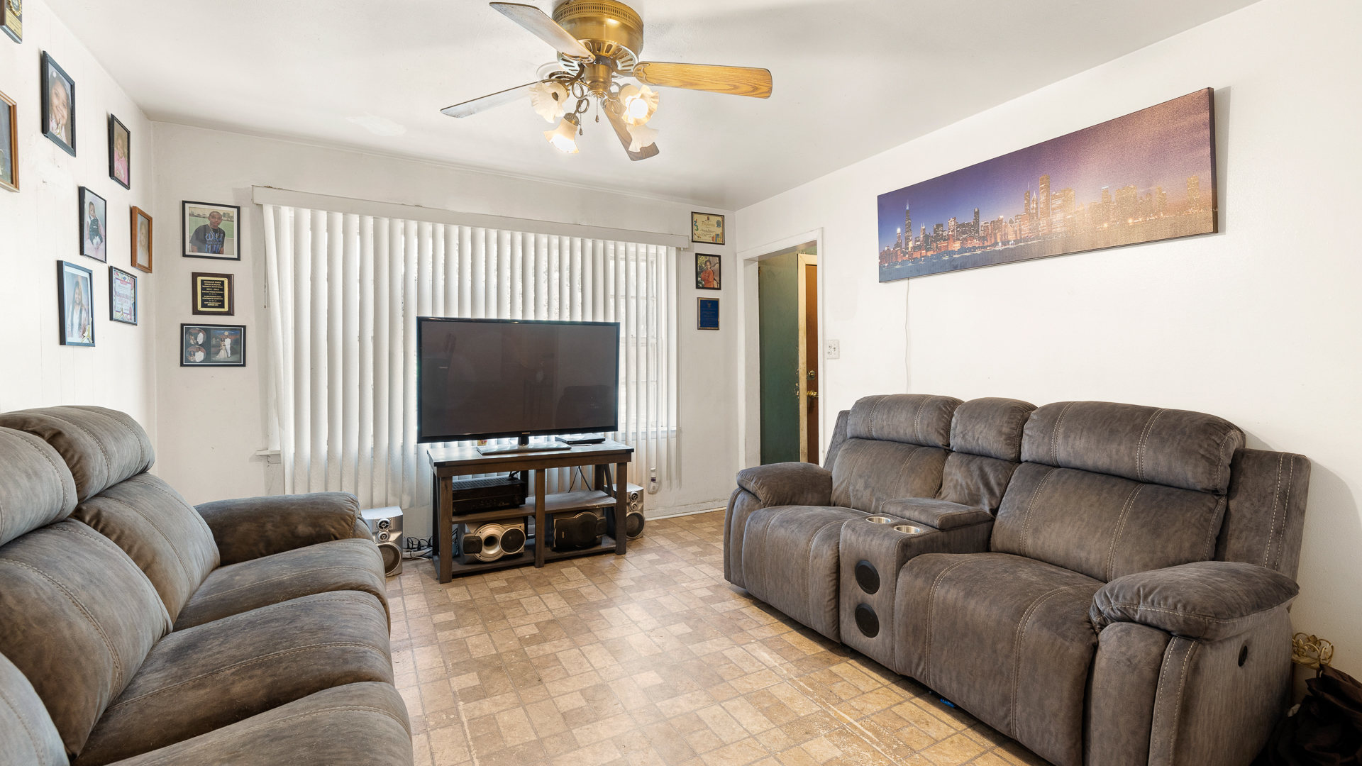 352 West 118th Street Chicago, IL 60628 - Photo 3 of 49