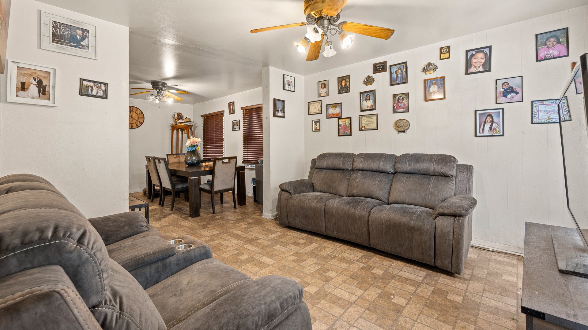 352 West 118th Street Chicago, IL 60628 - Photo 4 of 49