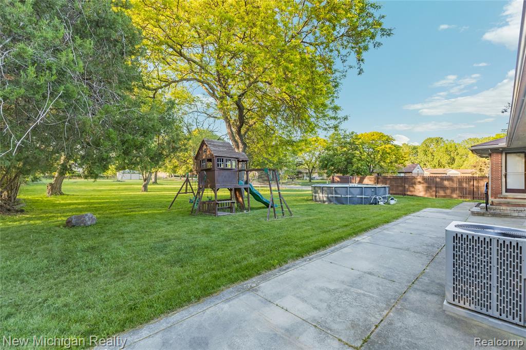 8359 Chicago Road Warren, MI 48093 - Photo 65 of 74