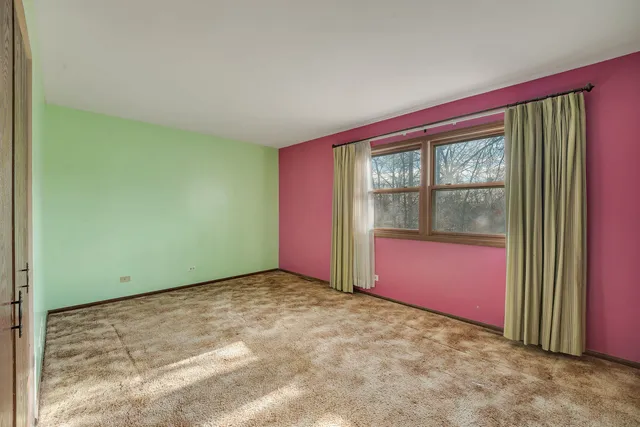 $300,000 | 4149 Oglesby Avenue, Gurnee, IL 60031