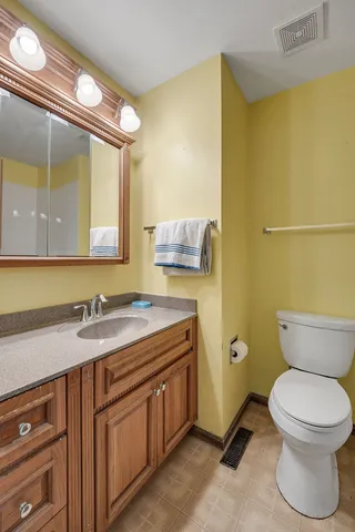 $300,000 | 4149 Oglesby Avenue, Gurnee, IL 60031