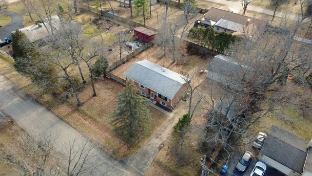 $300,000 | 4149 Oglesby Avenue, Gurnee, IL 60031