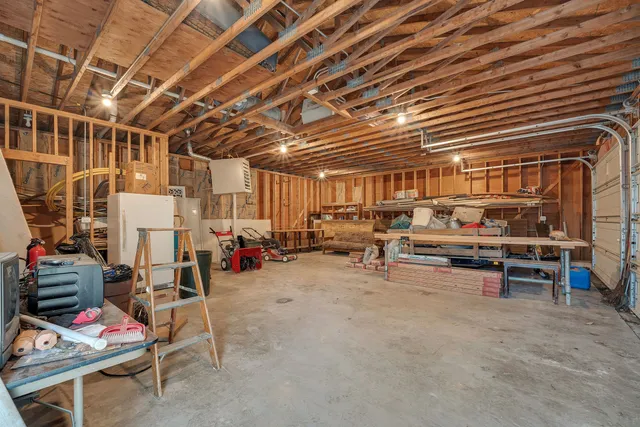 $300,000 | 4149 Oglesby Avenue, Gurnee, IL 60031