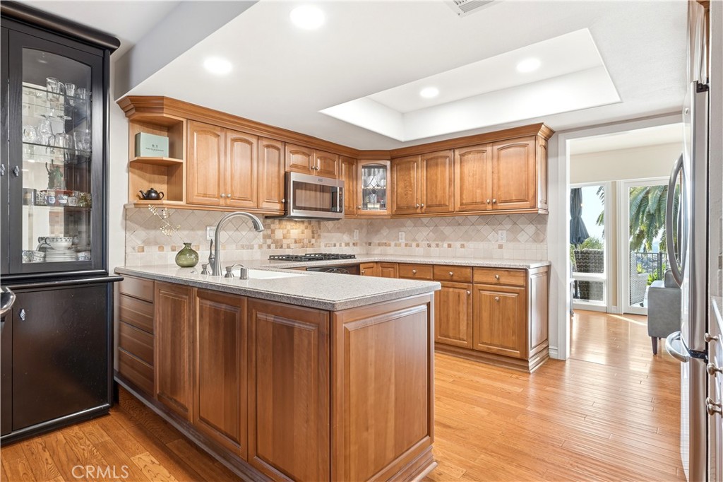 2235 El Capitan Drive Riverside, CA 92506 - Photo 37 of 62 Such a bright and spacious kitchen