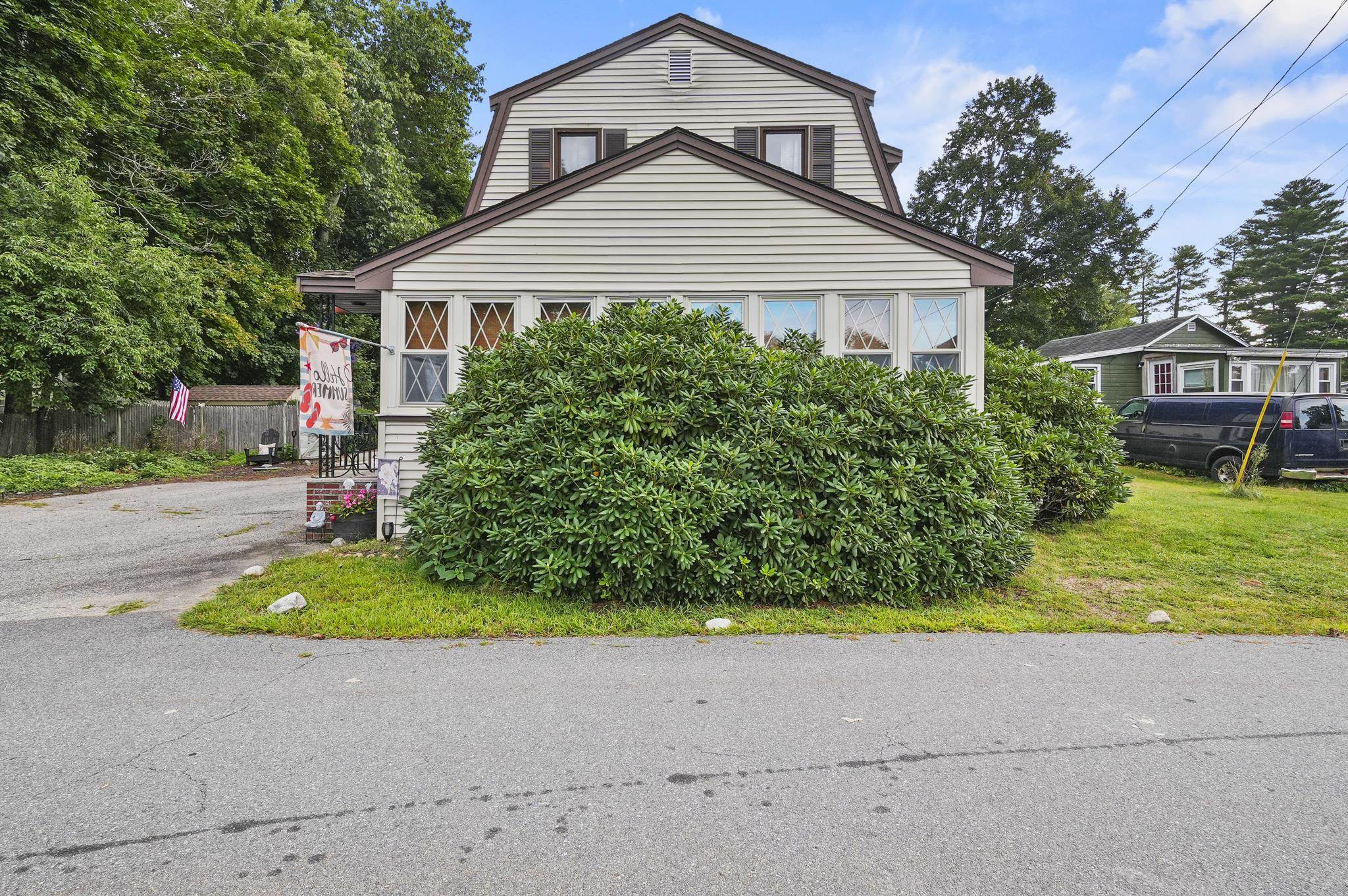 72 Millville Circle Salem, NH 03079 - Photo 2 of 42