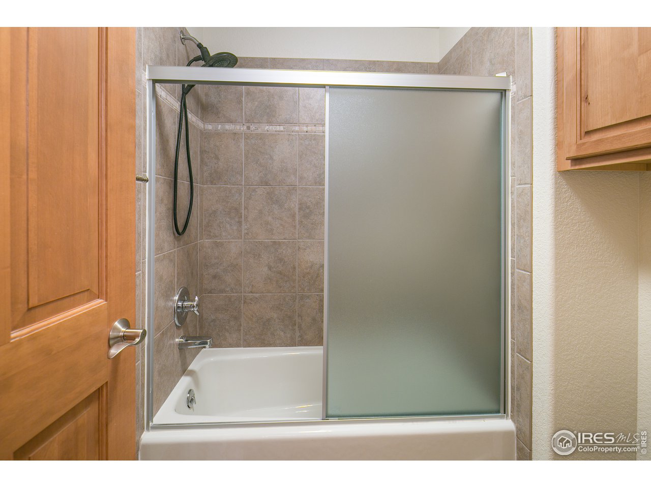 7507 Plateau Road Greeley, CO 80634 - Photo 29 of 35 Jack-N-Jill Bath