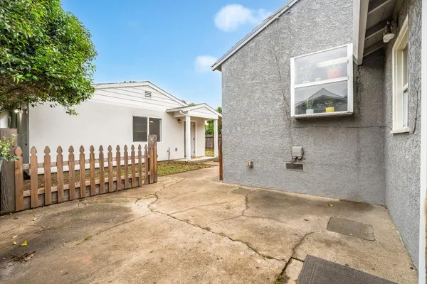 $585,000 | 5640 33rd Avenue, Sacramento, CA 95824
