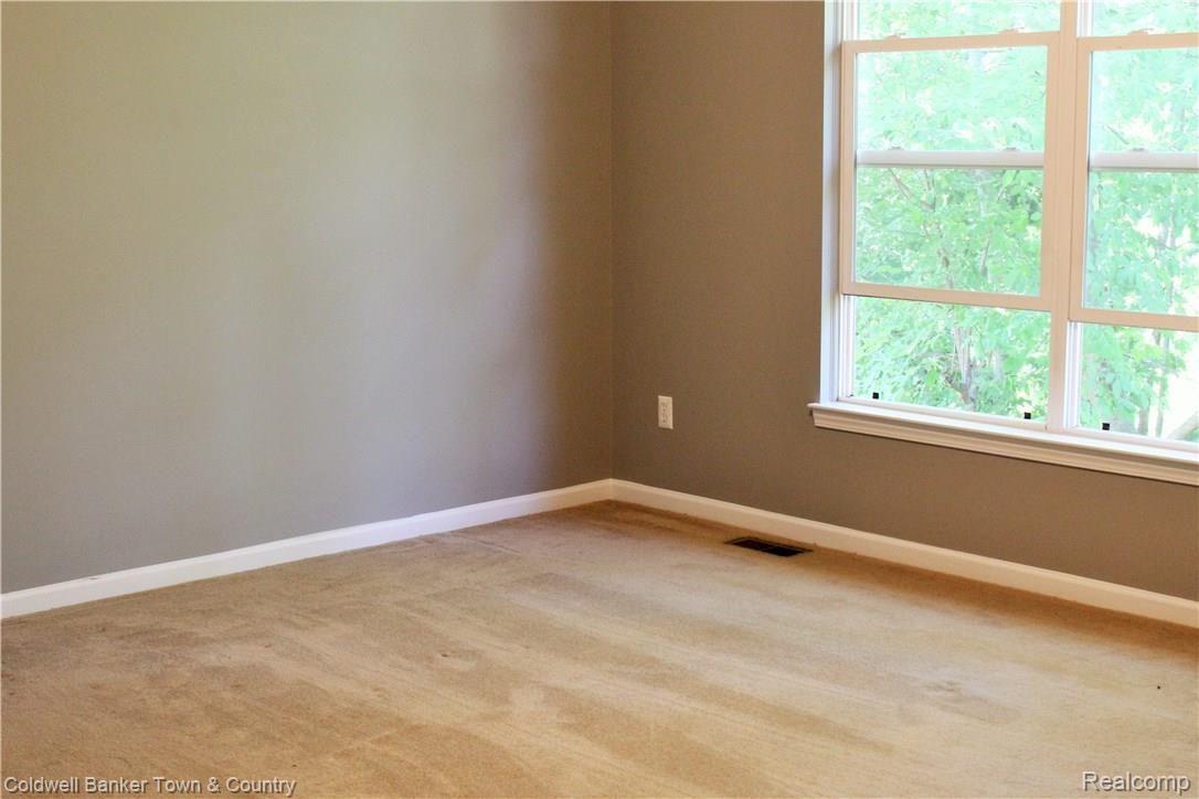 1417 Remsing Street Hartland, MI 48353 - Photo 21 of 36 2018-07-11 12.29