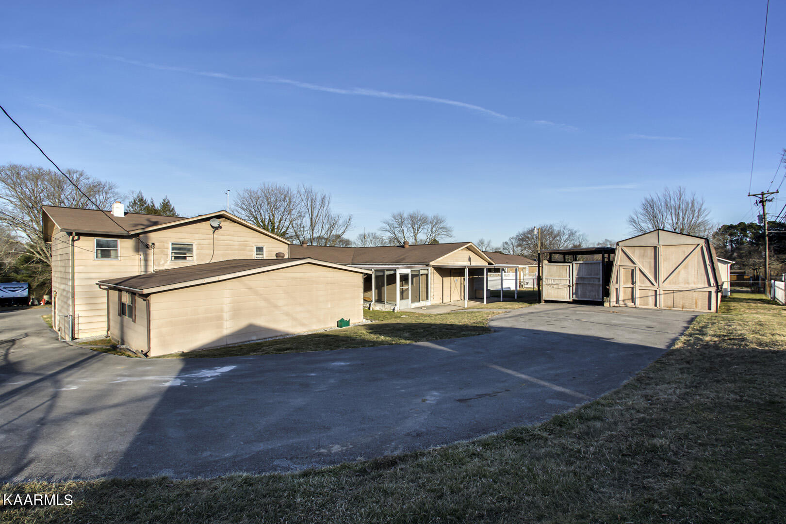 7729 Widdecomb Road Powell, TN 37849 - Photo 44 of 44 44_WiddecombRoad_7729_Side-BackDrive_Sto