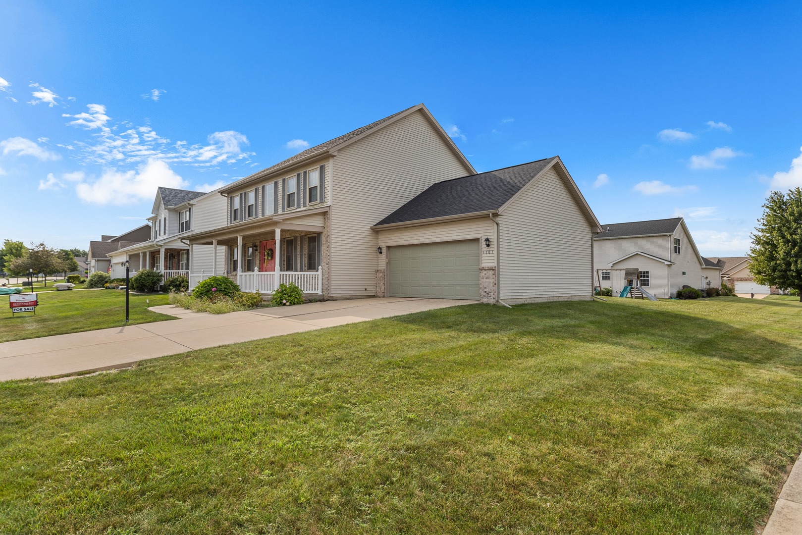 1701 Hunters Ridge Court Mahomet, IL 61853 - Photo 4 of 40 Gallery Image 4