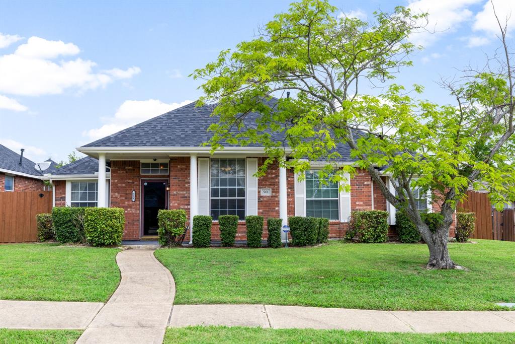 901 Rutherford Drive Mesquite, TX 75149 - Photo 2 of 30