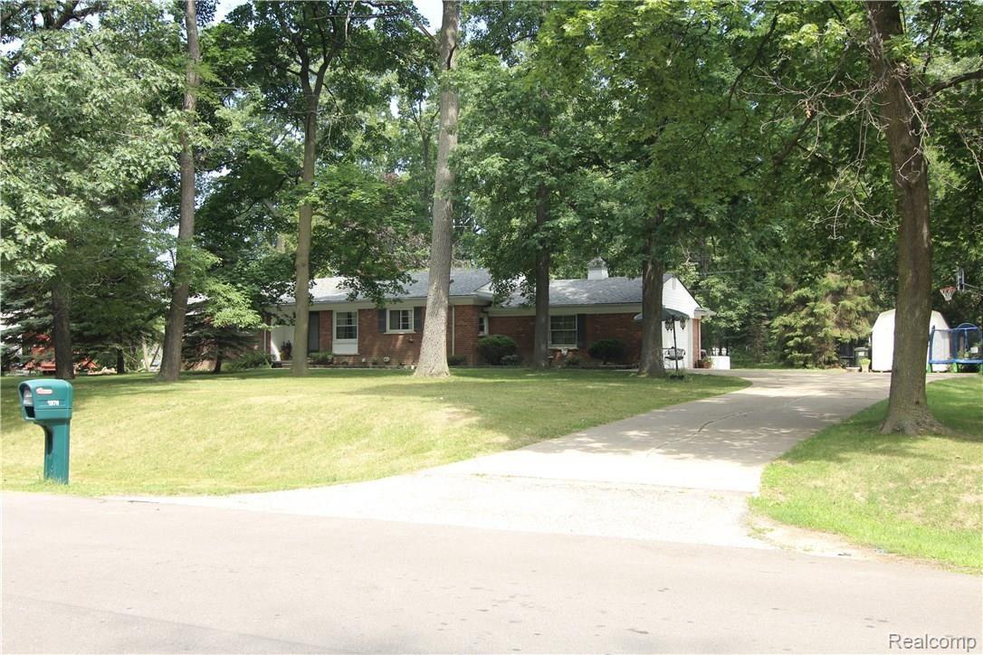 2970 Hillendale Drive Rochester, MI 48309 - Photo 1 of 36 IMG_0724.JPG