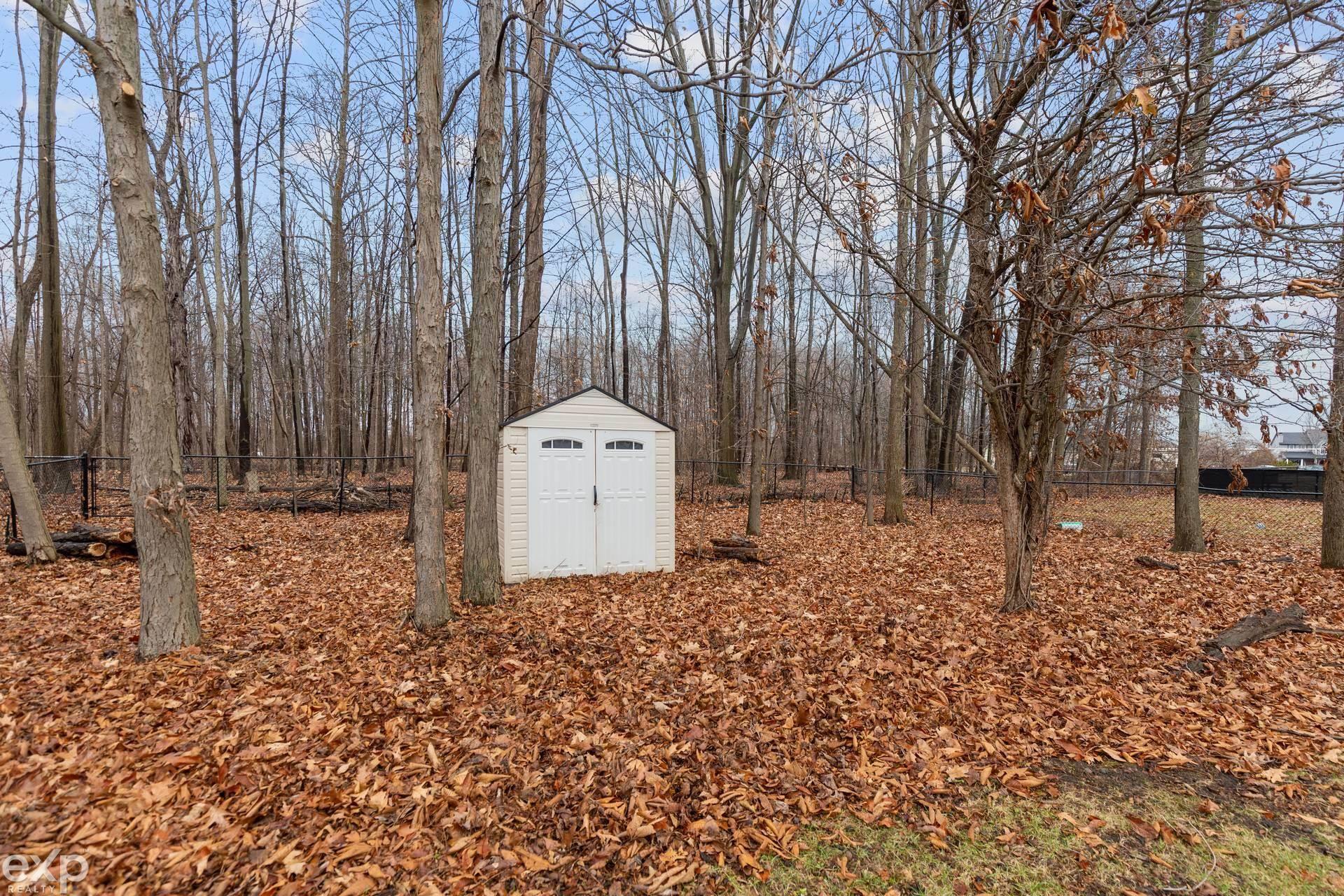 49465 Monte Road New Baltimore, MI 48047 - Photo 31 of 34 50098471-30.JPG