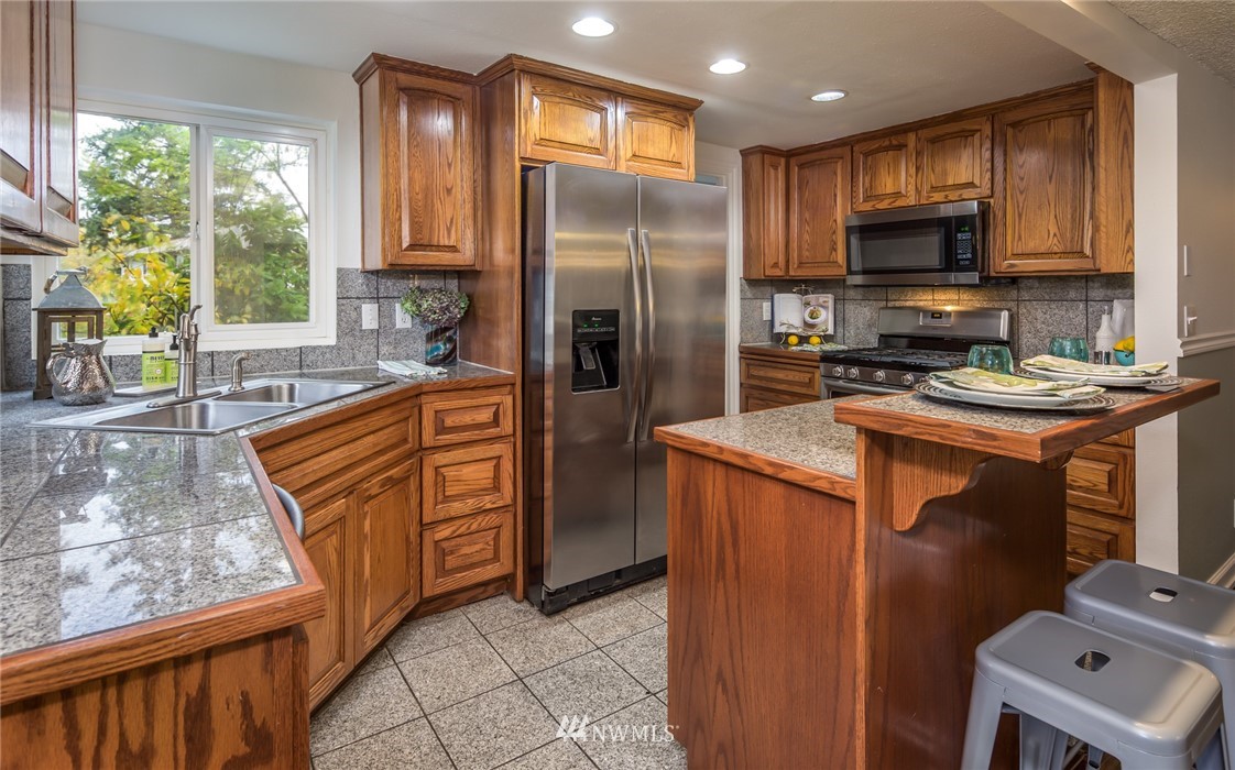 10521 Vernon Road Lake Stevens, WA 98258 - Photo 5 of 21