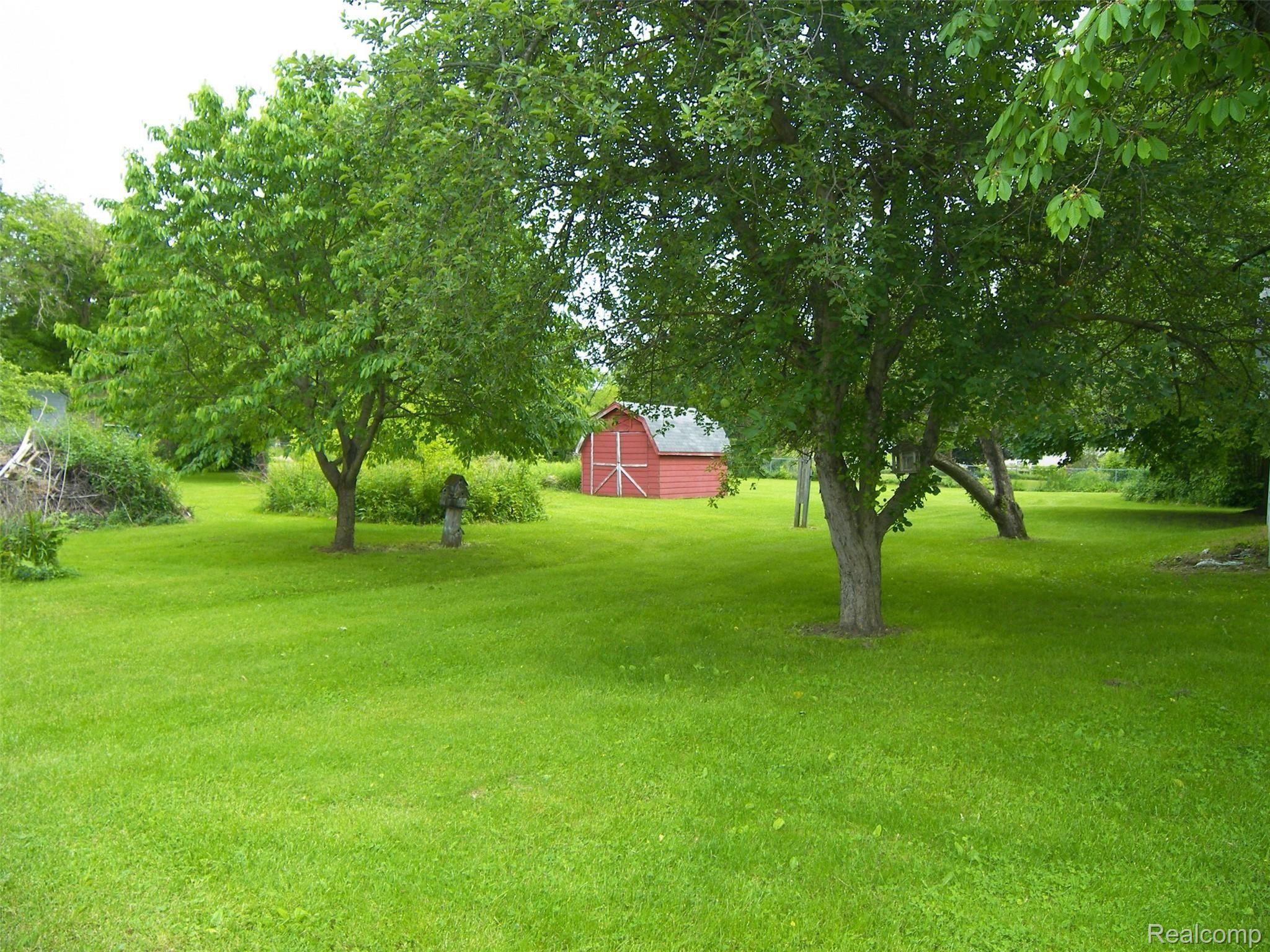 8540 North Clio Road Mount Morris, MI 48458 - Photo 30 of 31 100_3310.JPG