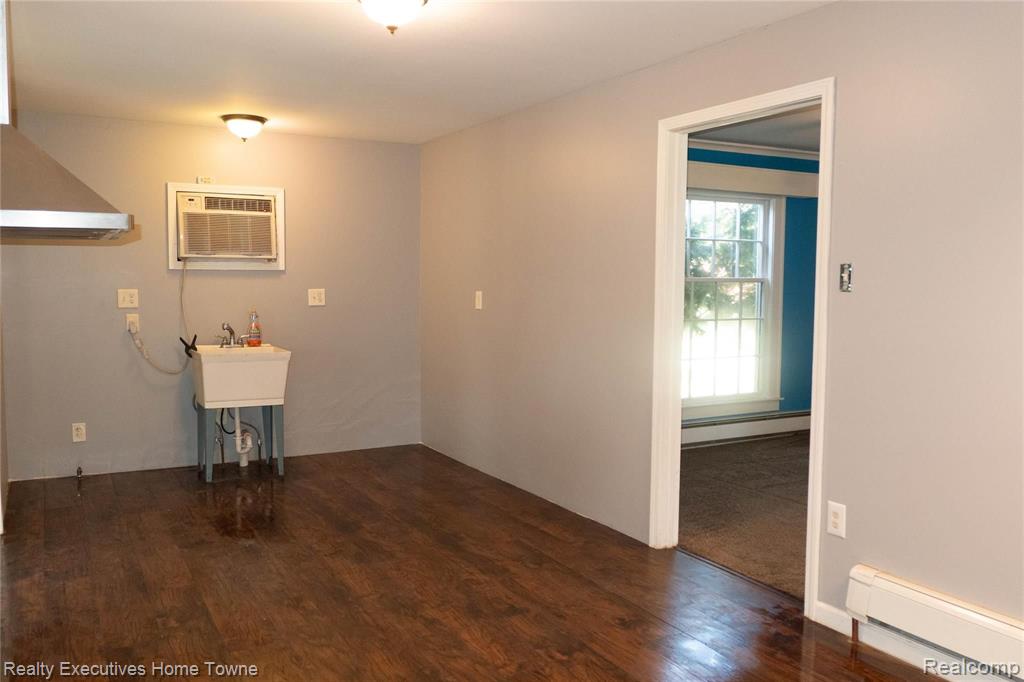 7961 Lakeshore Road Fort Gratiot, MI 48059 - Photo 15 of 37