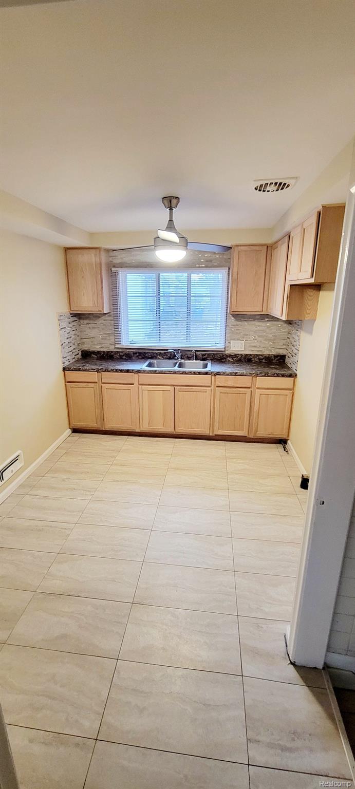 794 Patterson Court Inkster, MI 48141 - Photo 18 of 28 Kitchen 1