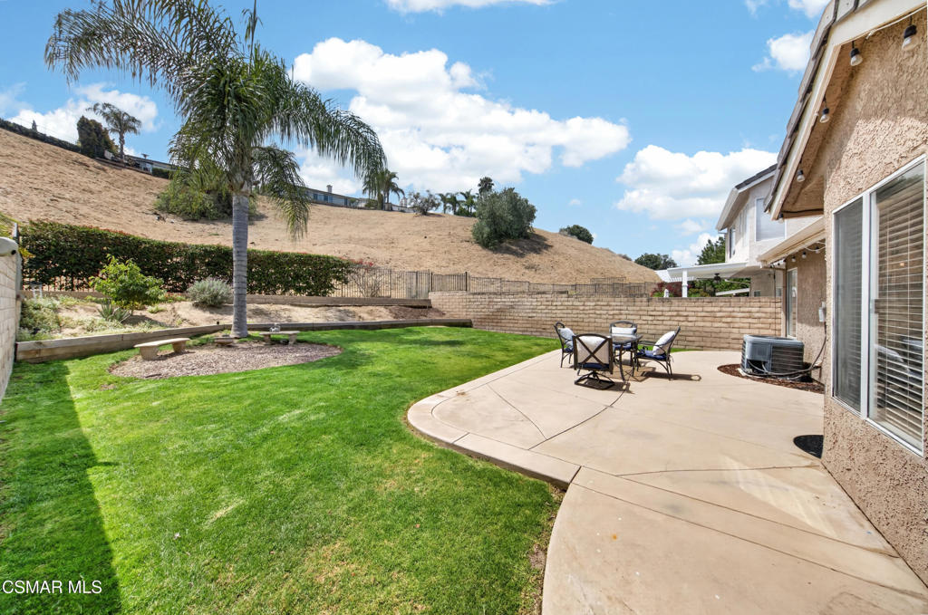 3072 Lamplighter Street Simi Valley, CA 93065 - Photo 15 of 18