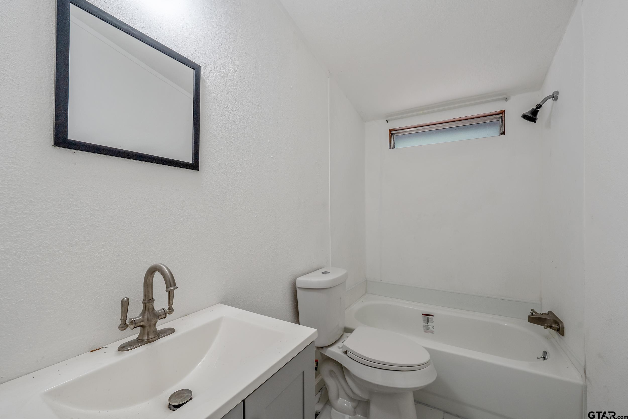 360 West Elm Murchison, TX 75778 - Photo 13 of 42 Guest Bath