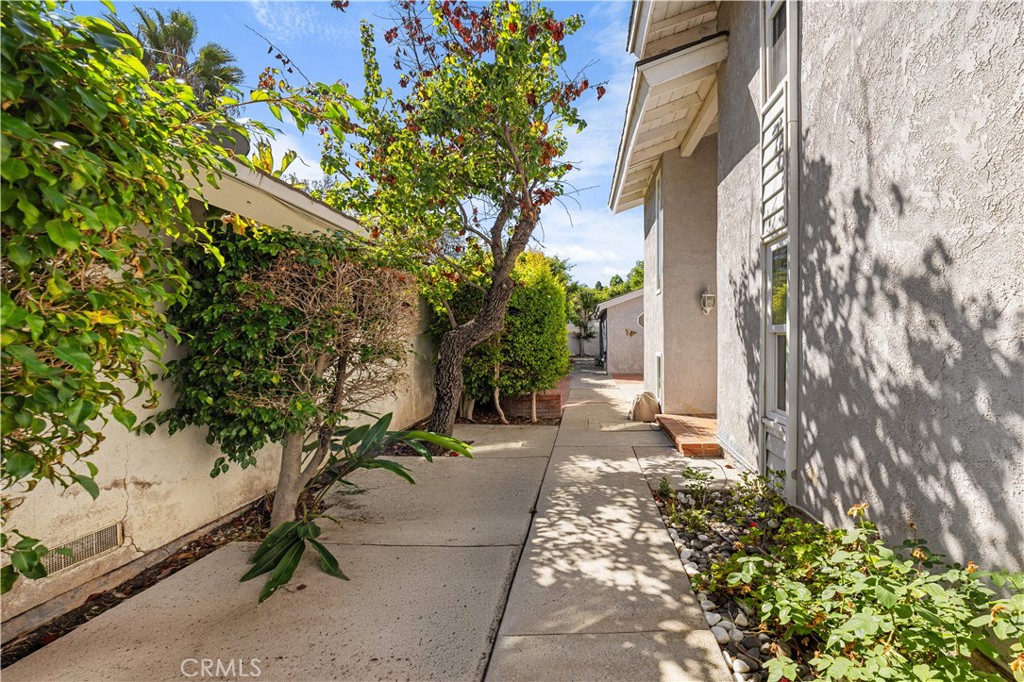 12 Oakdale Irvine, CA 92604 - Photo 7 of 73