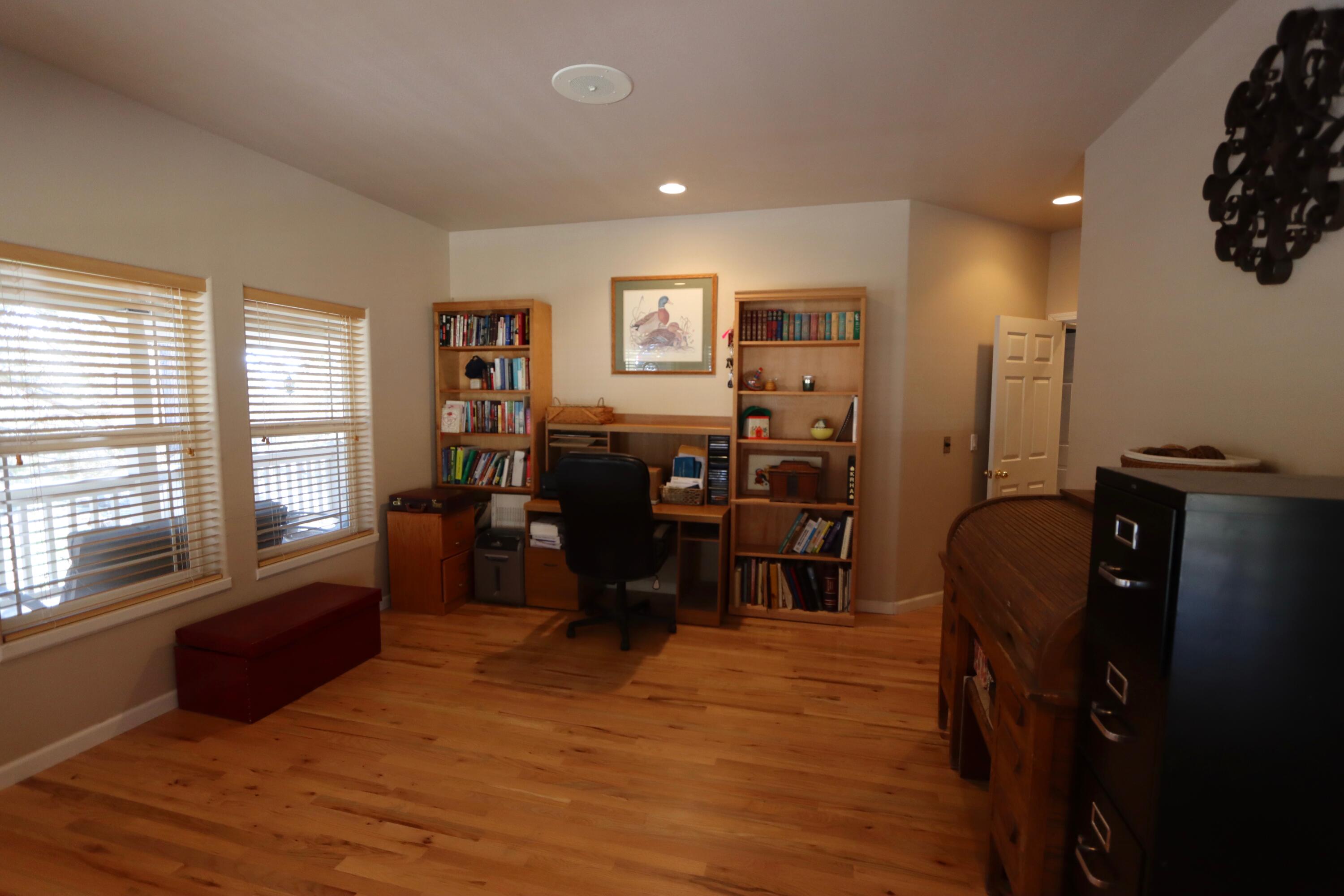 10914 Kestrel Road Klamath Falls, OR 97601 - Photo 37 of 62 IMG_1359