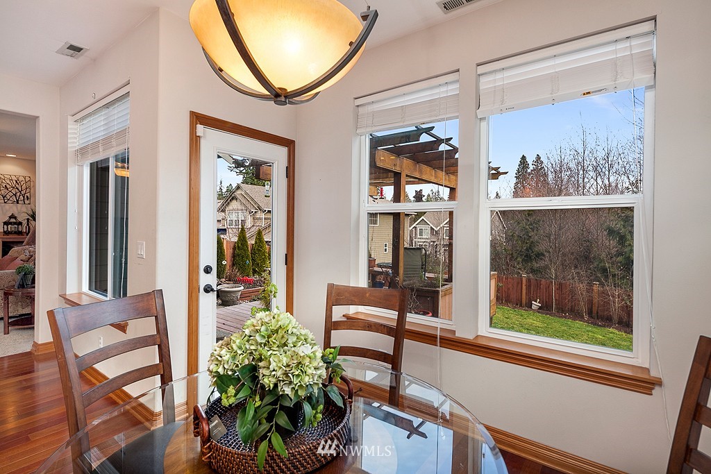 964 Jericho Place Northeast Renton, WA 98059 - Photo 8 of 25