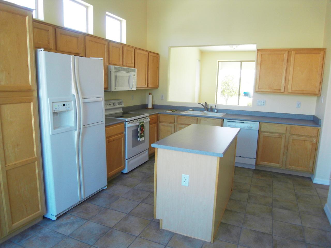 4663 East Walnut Road Gilbert, AZ 85298 - Photo 2 of 24 Spacious Kitchen w/ Built-ins