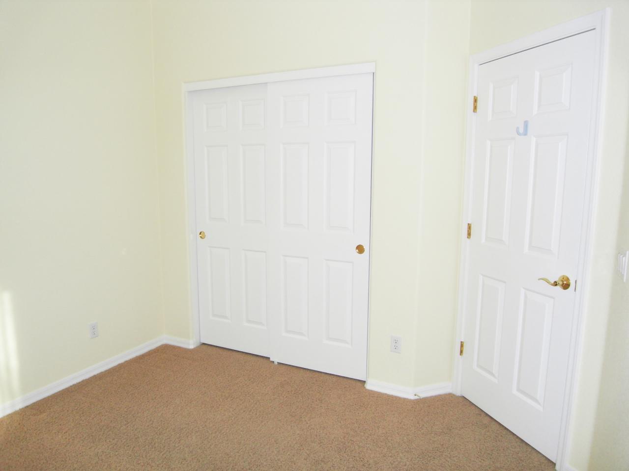 4663 East Walnut Road Gilbert, AZ 85298 - Photo 8 of 24 Guest Bedroom Closet